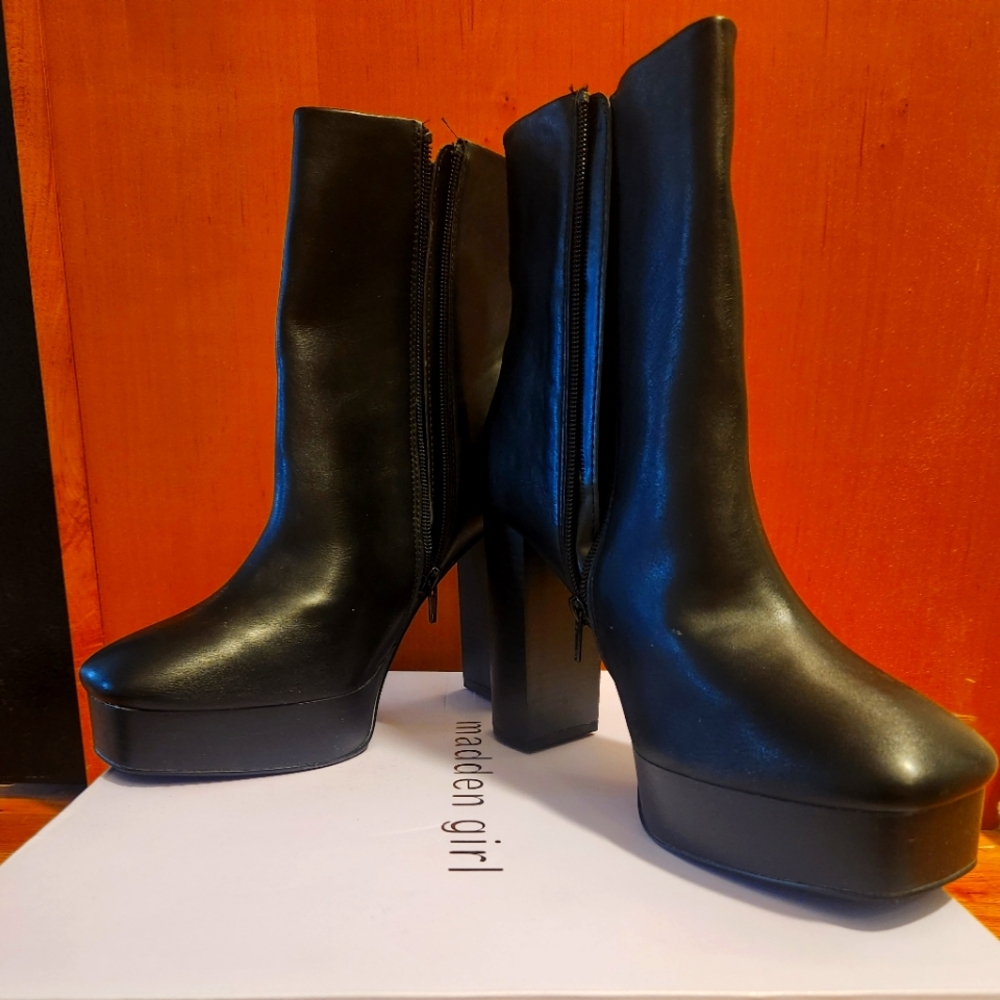 Madden Girl Black Platform Ankle Boots No Box